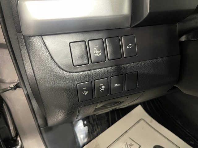 Used 2016 Toyota Highlander Limited image 12