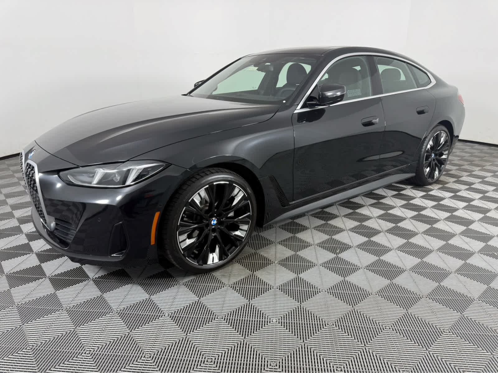 Used 2025 BMW 430i w/ Parking Assistance Package RWD image 7
