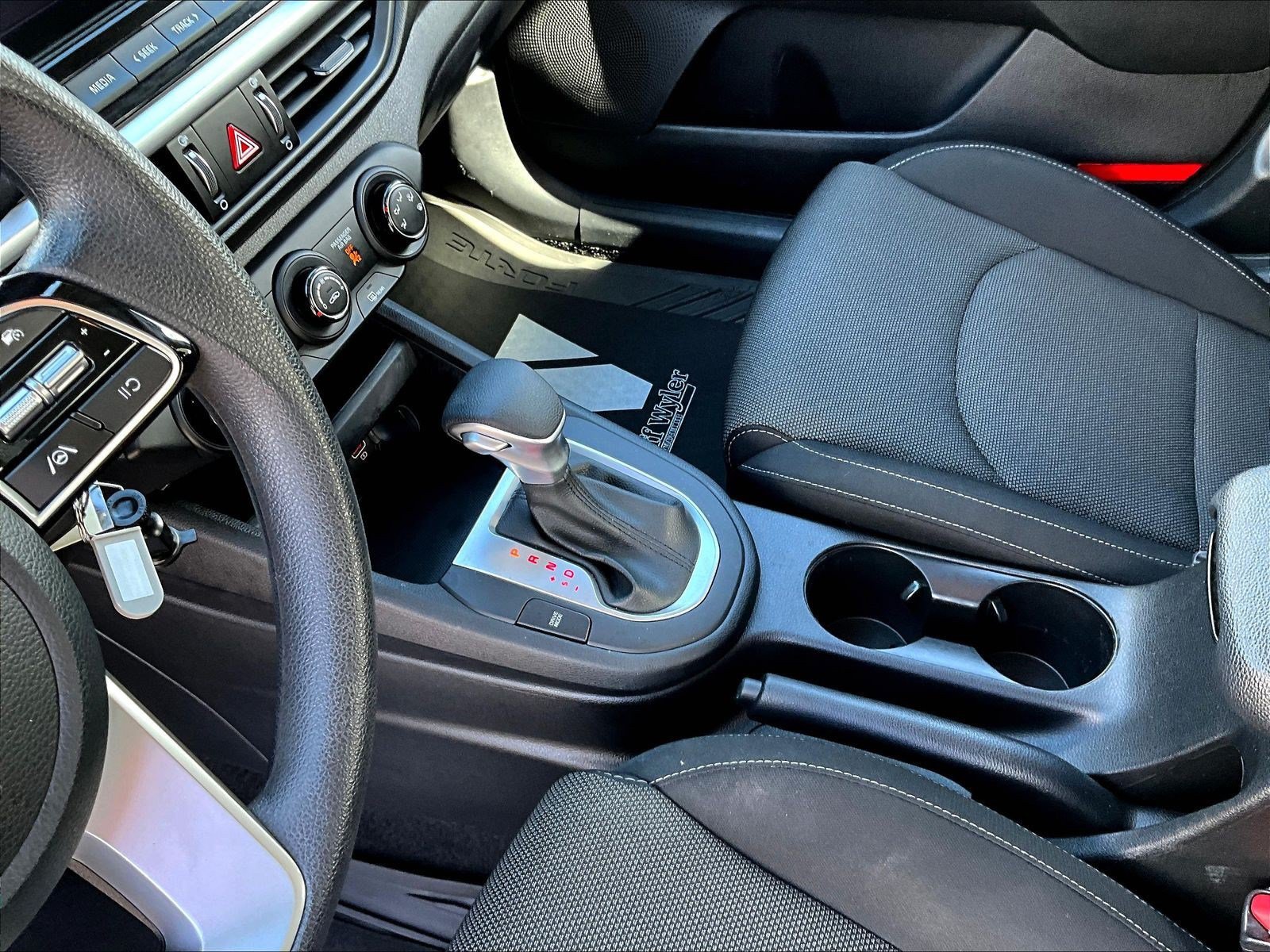 Used 2024 Kia Forte LXS w/ LXS Technology Package FWD image 17