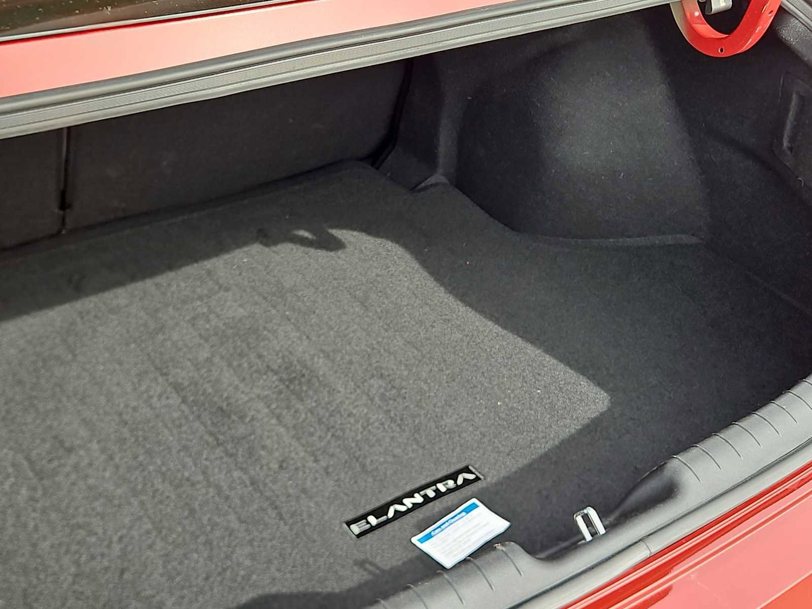 Used 2024 Hyundai Elantra Limited image 11