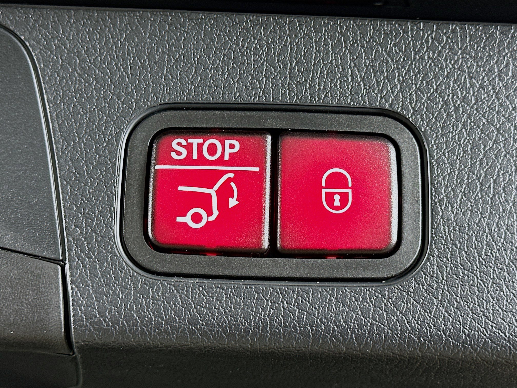 Certified 2025 Mercedes-Benz GLB 250 4MATIC image 35