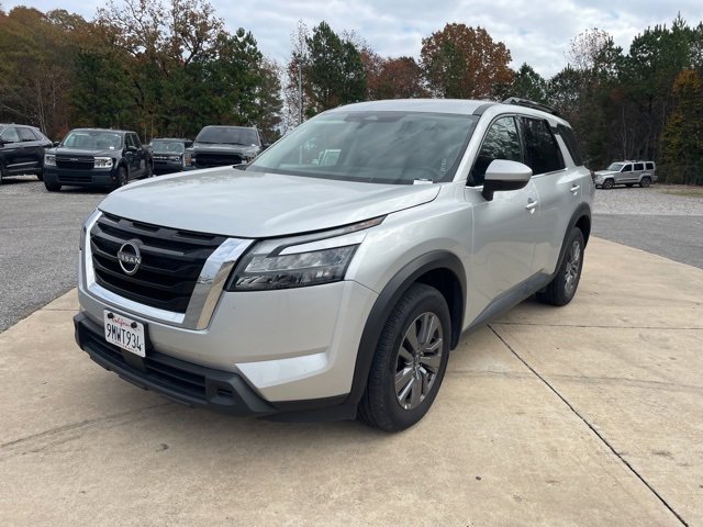 Used 2024 Nissan Pathfinder SV image 4