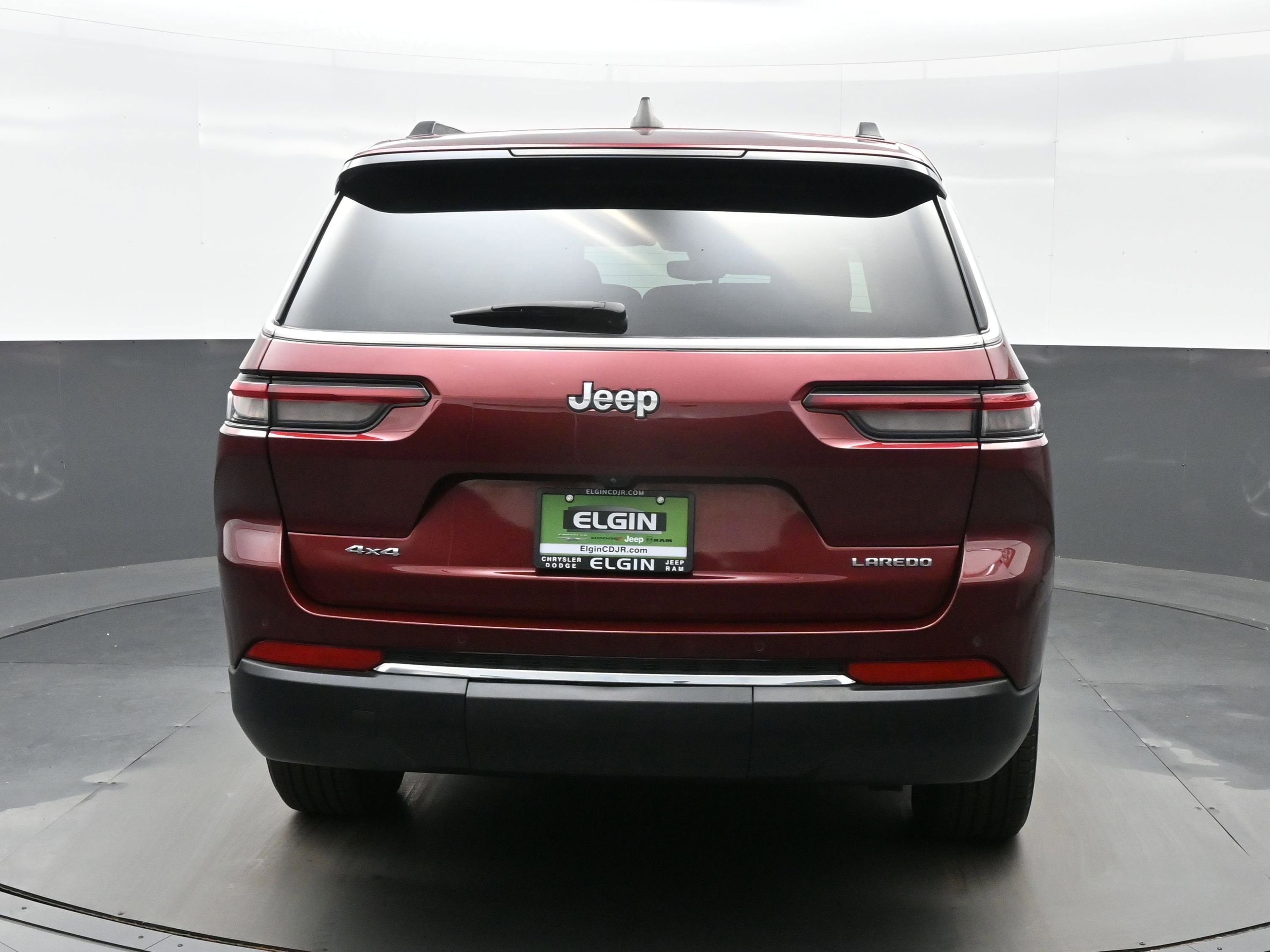 Used 2023 Jeep Grand Cherokee L Laredo image 5