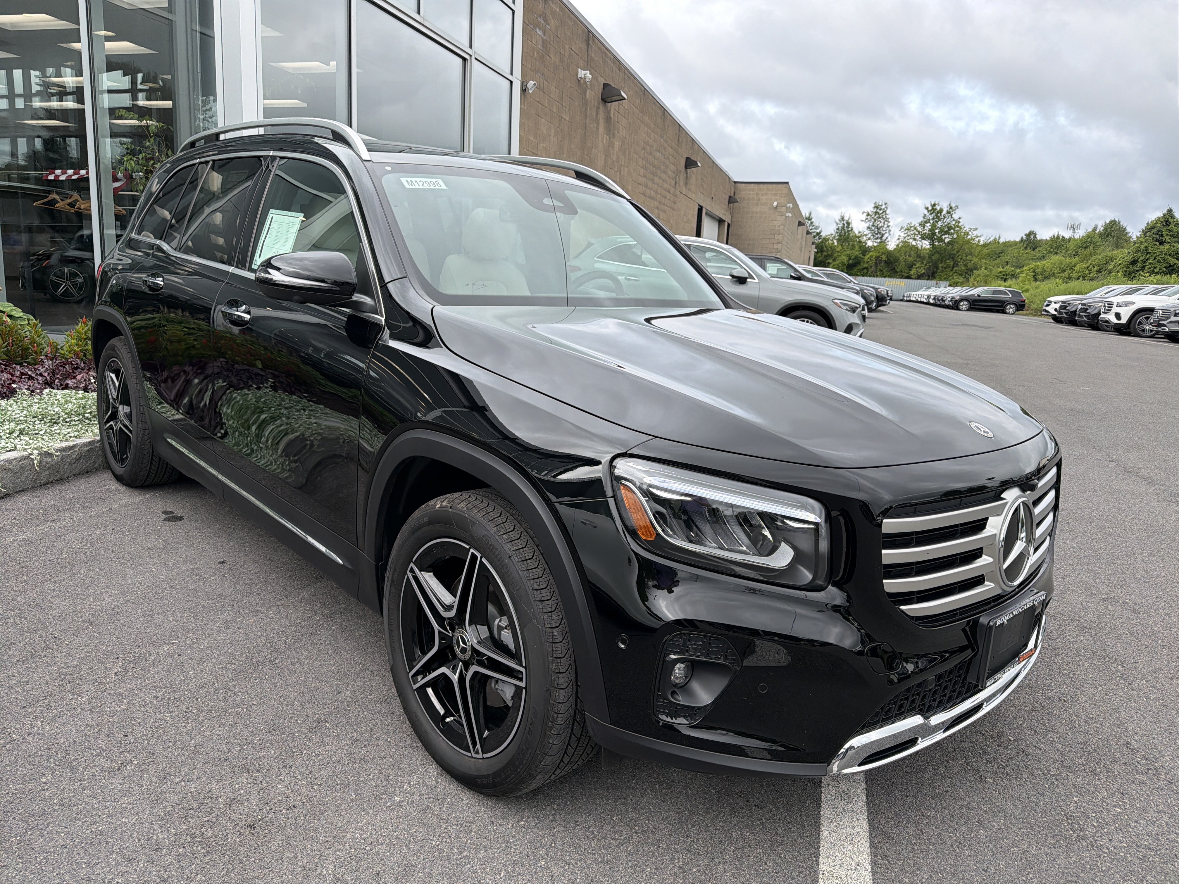 Used 2026 Mercedes-Benz GLB 250 4MATIC image 2