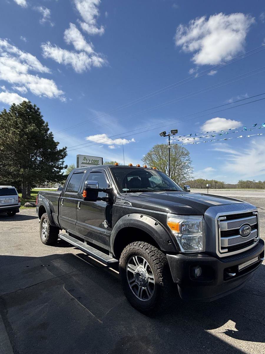 Used 2015 Ford F350 Platinum w/ Platinum Package AWD/4WD image 3