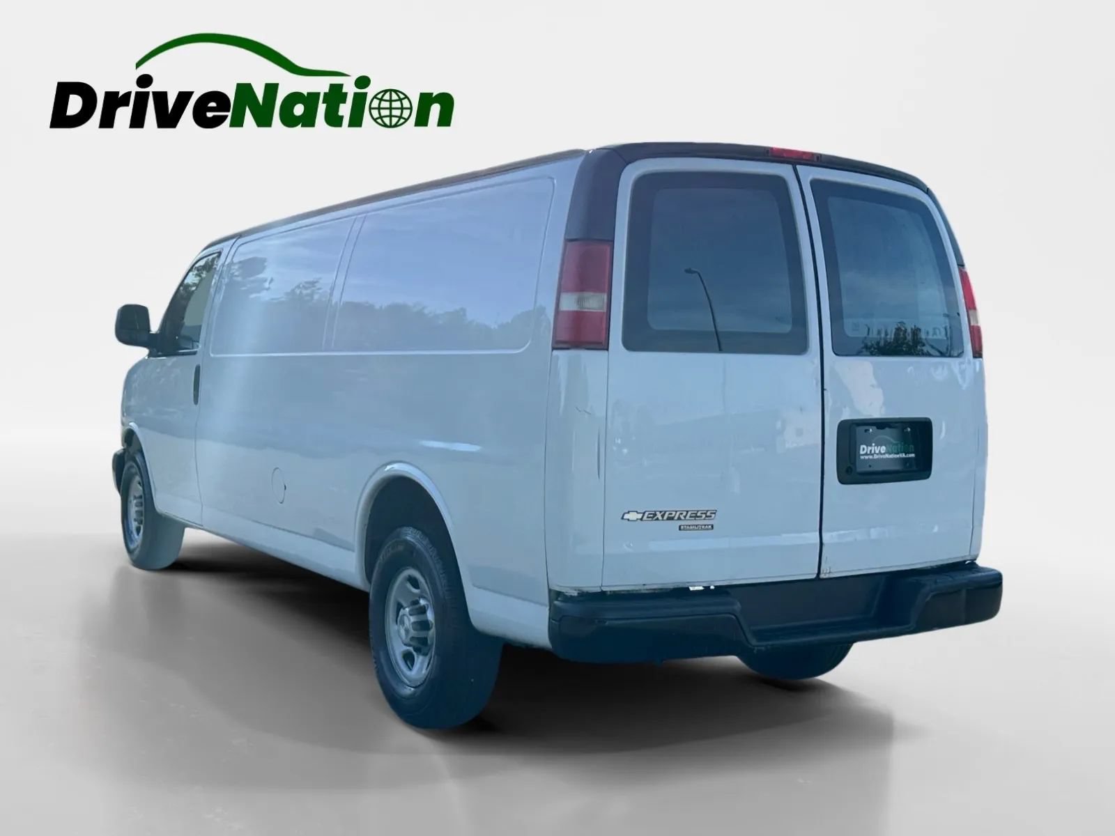 Used 2015 Chevrolet Express 3500 Extended RWD image 7