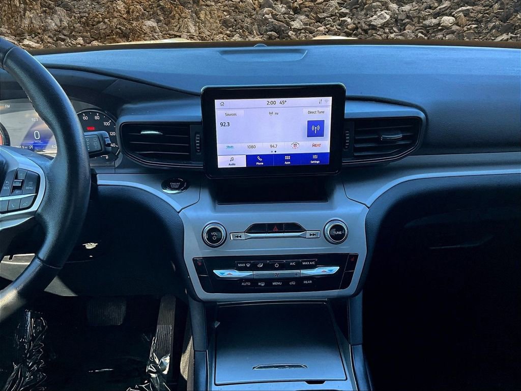 Used 2023 Ford Explorer XLT image 6