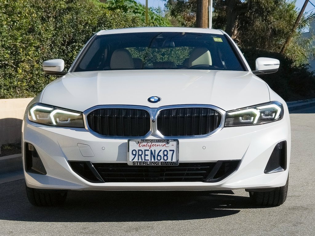 Used 2025 BMW 330i Sedan w/ Parking Assistance Package image 27