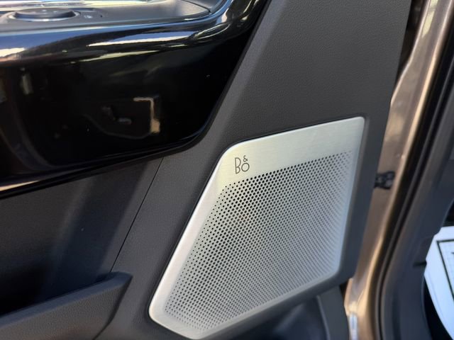 Used 2022 Ford F150 Lightning Platinum image 25