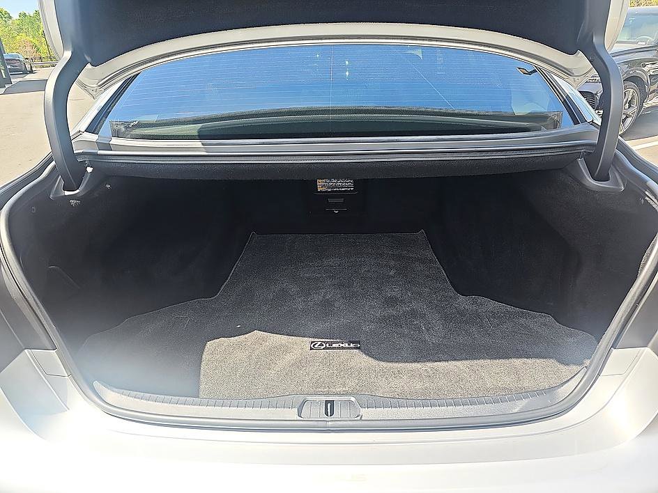 Used 2014 Lexus LS 460 w/ Comfort Package image 34