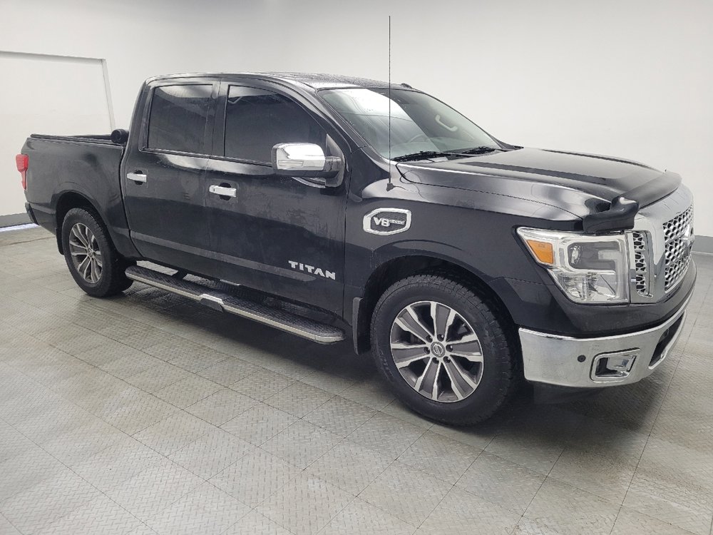 Used 2017 Nissan Titan SL image 11