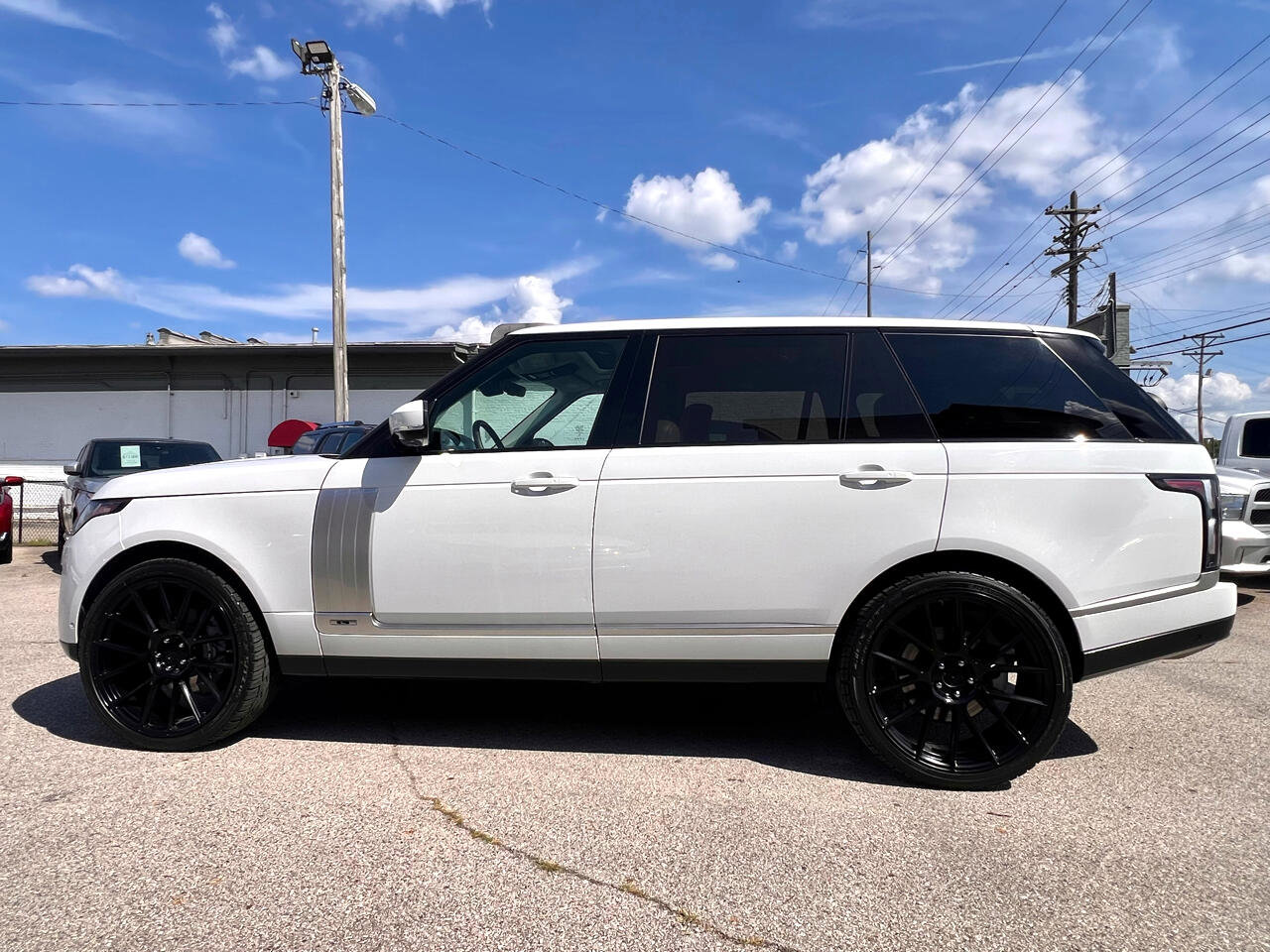 Used 2018 Land Rover Range Rover Long Wheelbase Supercharged image 3