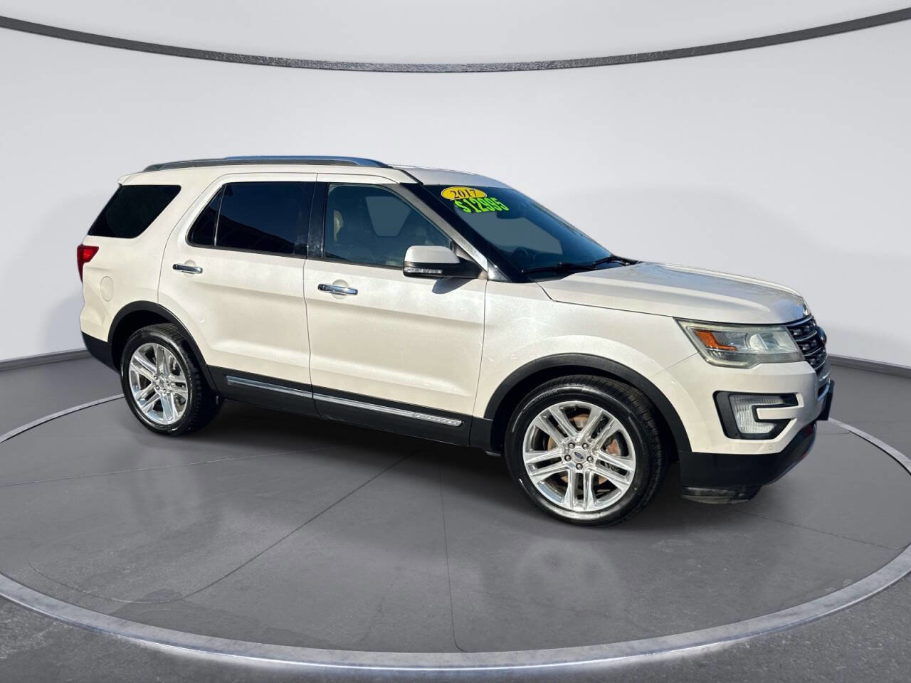 Used 2017 Ford Explorer Limited image 6