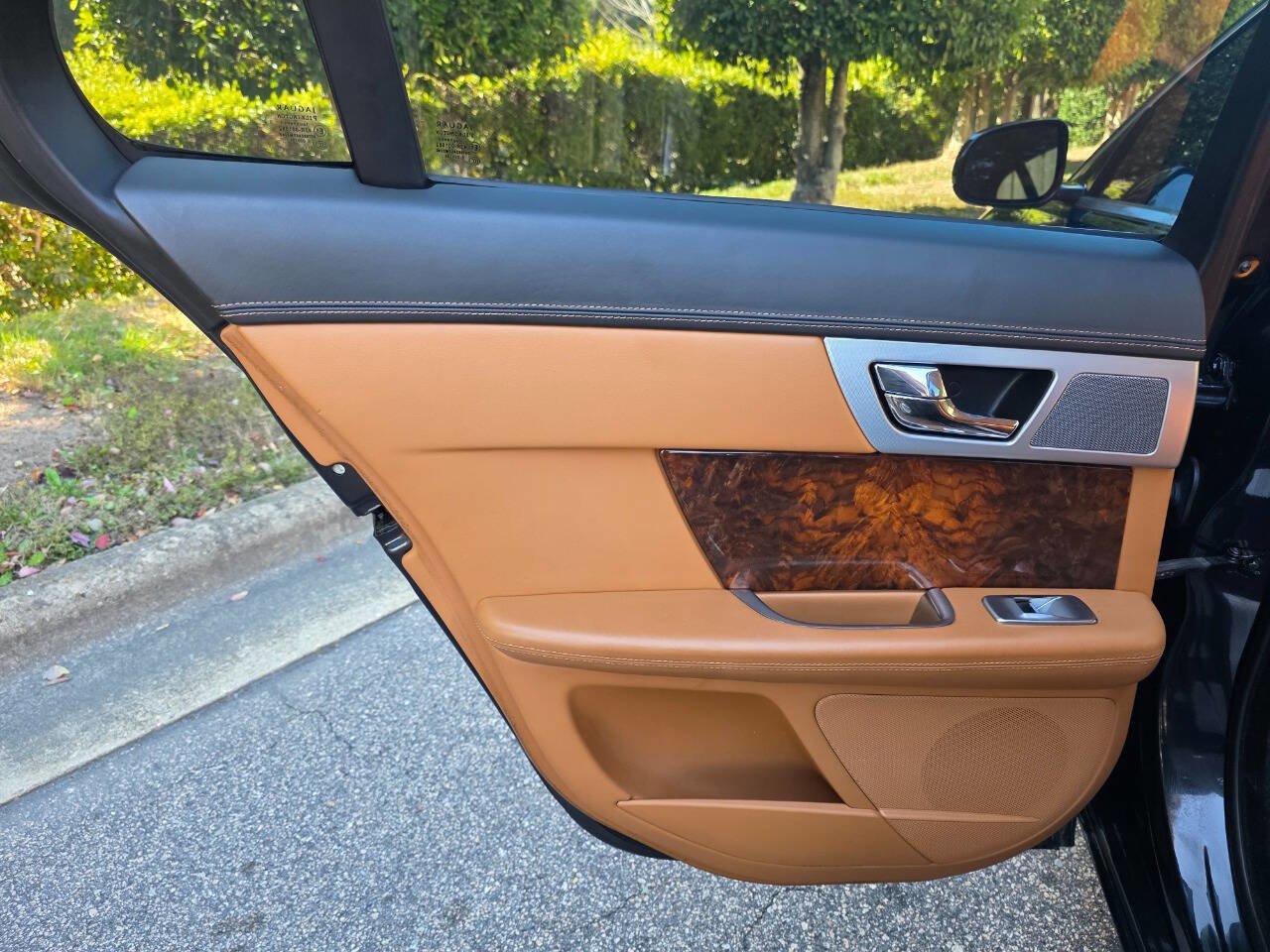 Used 2012 Jaguar XF Portfolio image 29