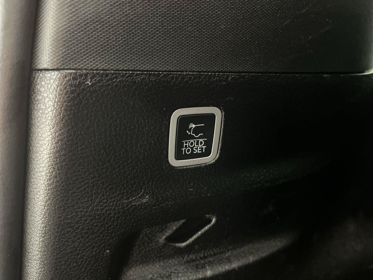 Used 2024 Jeep Wagoneer L Series II AWD/4WD image 33