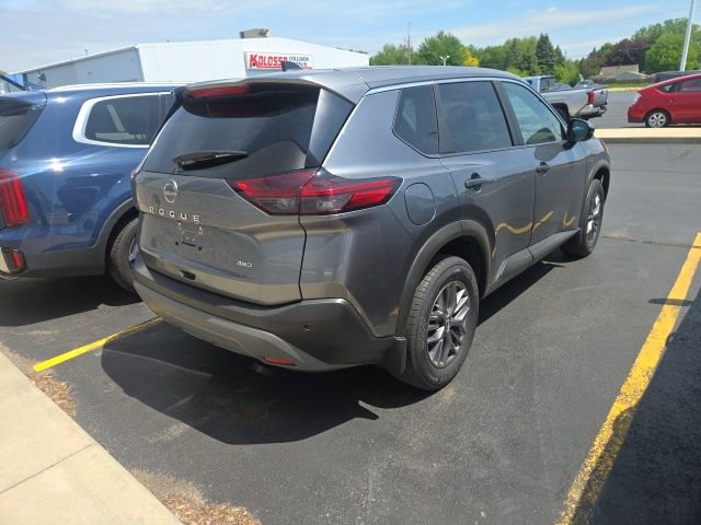 Used 2023 Nissan Rogue S AWD/4WD image 6
