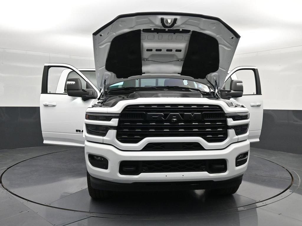 Used 2025 RAM 2500 Limited AWD/4WD image 16