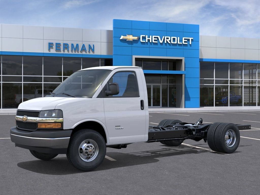 New 2026 Chevrolet Express 4500 w/ Power Convenience Package RWD image 2