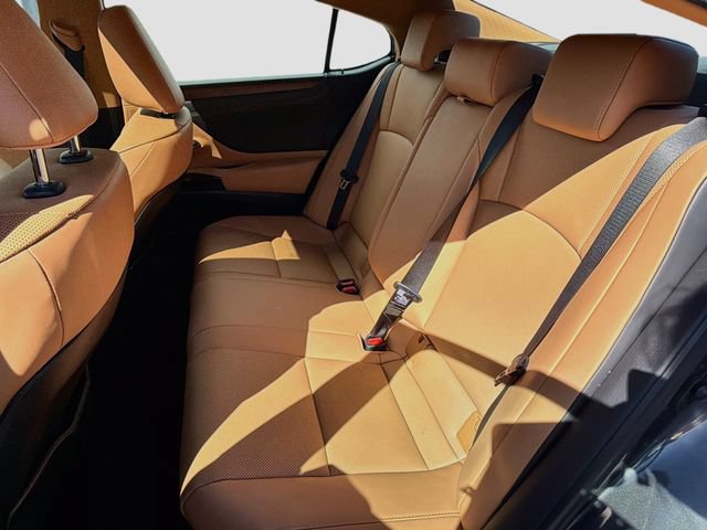 Used 2022 Lexus ES 300h w/ Premium Package FWD image 10