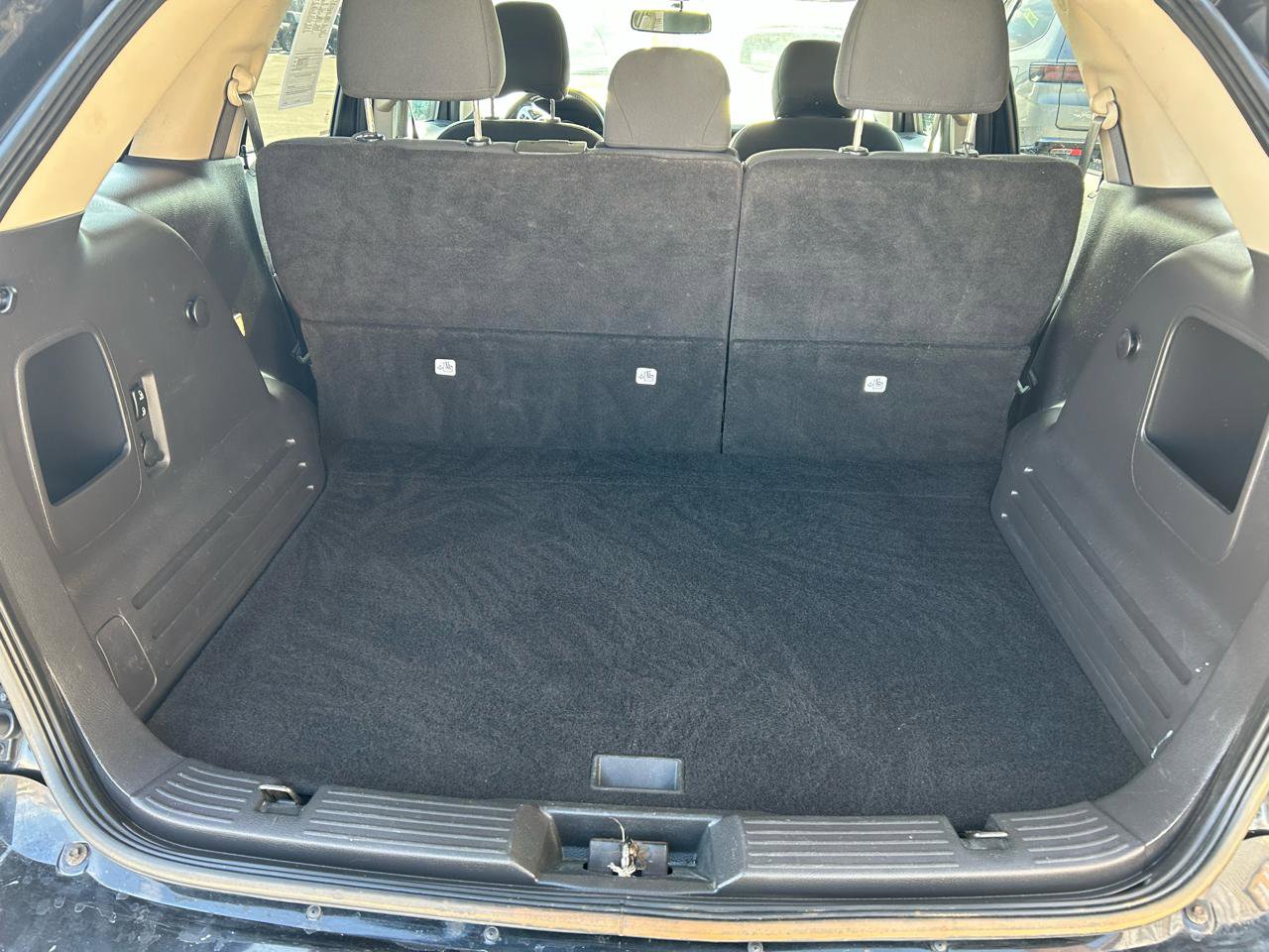 Used 2011 Ford Edge SEL image 17