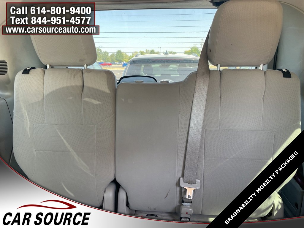 Used 2012 Dodge Grand Caravan SE image 13