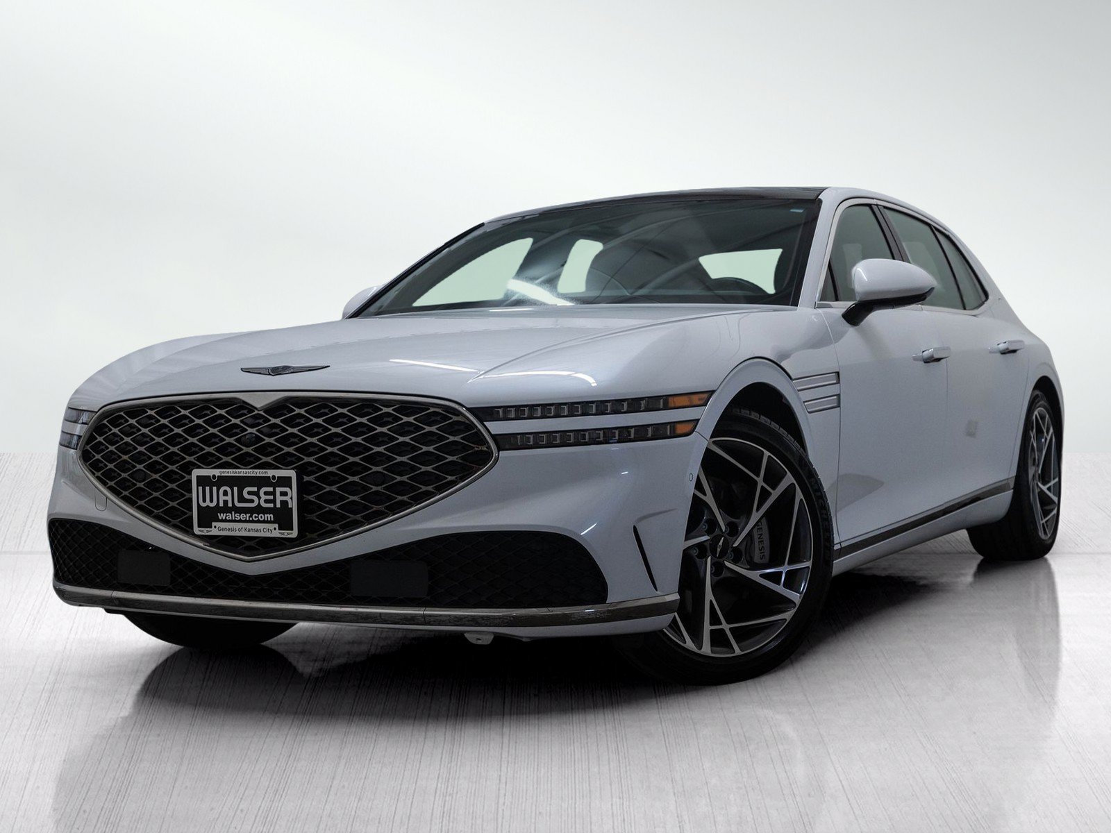 Used 2023 Genesis G90 3.5T AWD/4WD image 1