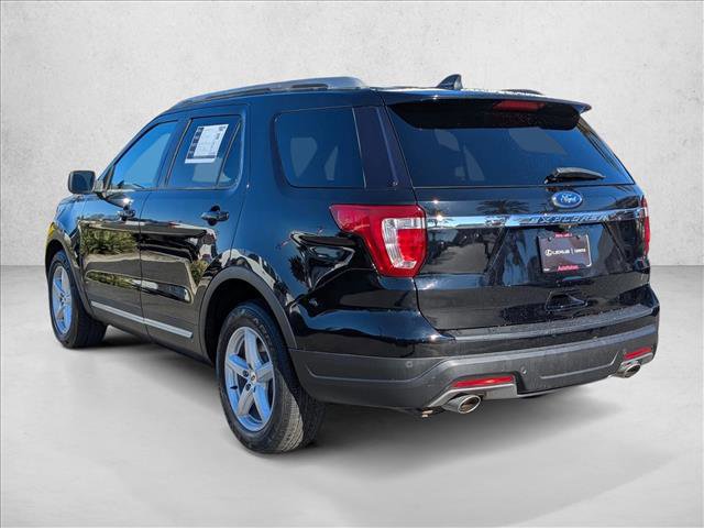 Used 2018 Ford Explorer XLT image 9