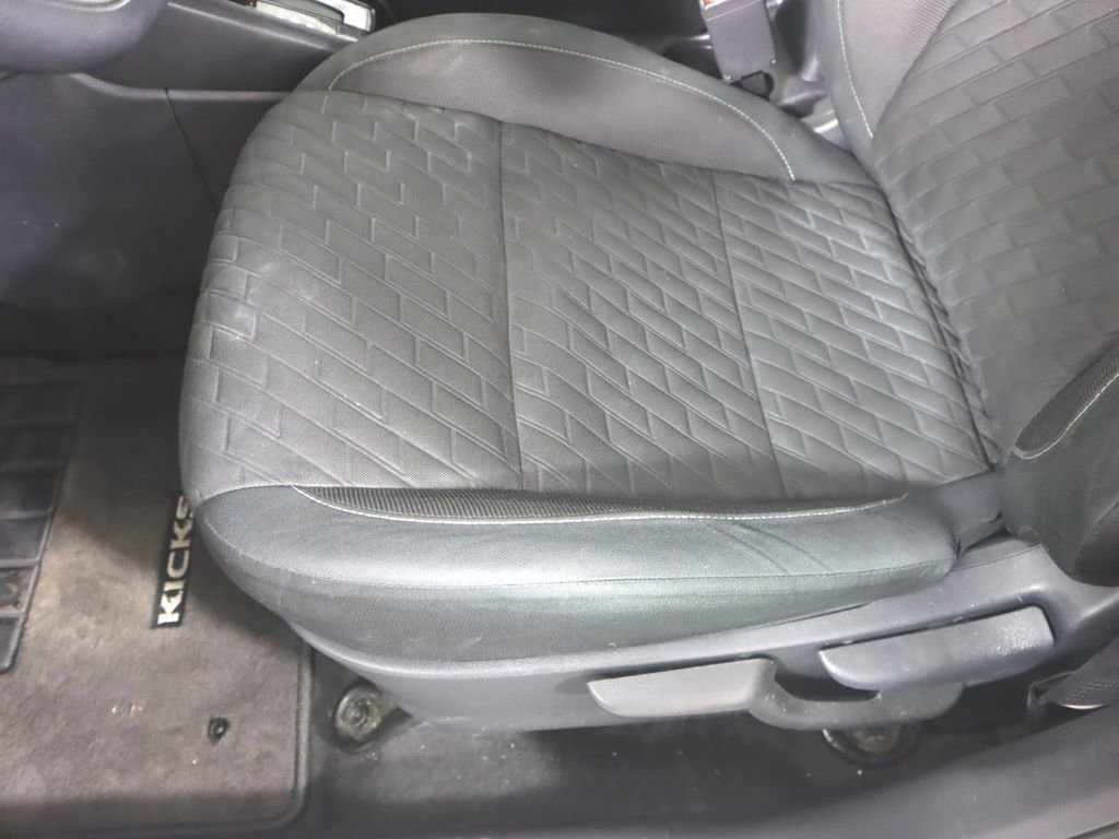 Used 2021 Nissan Kicks S image 20