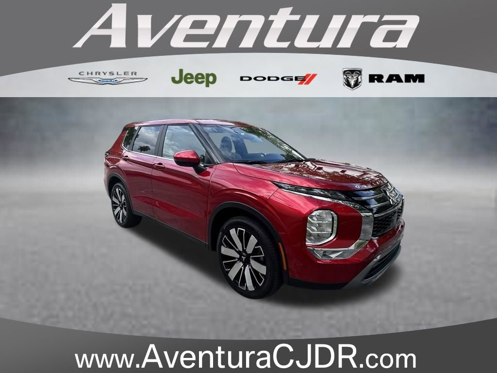 Used 2025 Mitsubishi Outlander SE