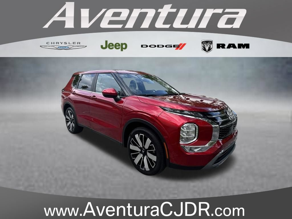 Used 2025 Mitsubishi Outlander SE FWD image 1