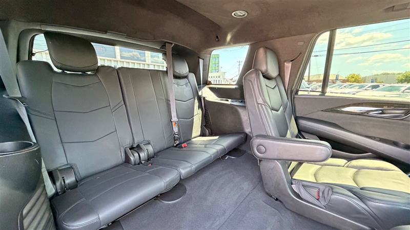 Used 2017 Cadillac Escalade Platinum AWD/4WD image 46