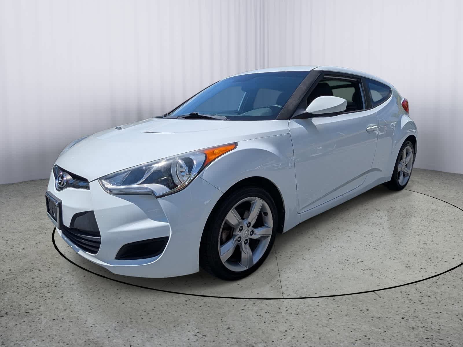 Used 2014 Hyundai Veloster FWD image 6
