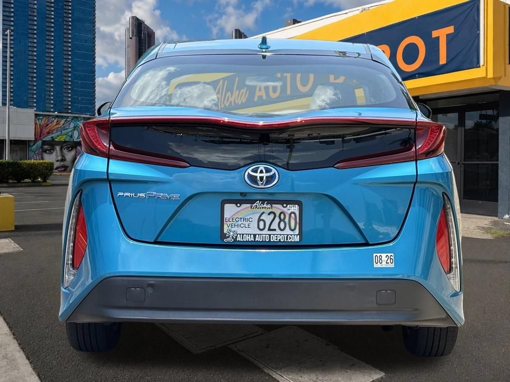 Used 2017 Toyota Prius Prime Advanced FWD image 4