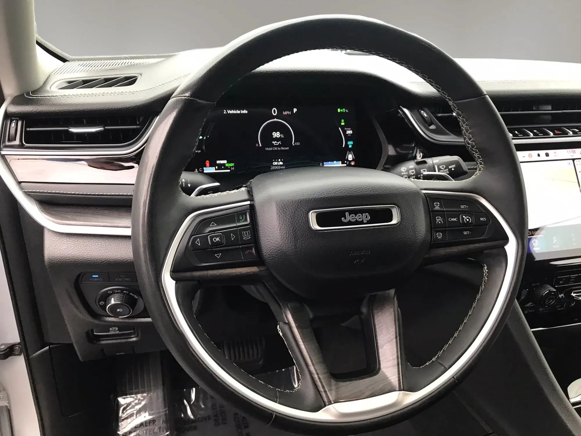 Used 2023 Jeep Grand Cherokee 4WD 4xe image 17