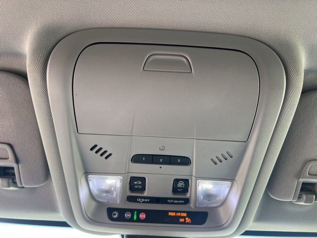 Used 2020 Chevrolet Equinox LT image 32