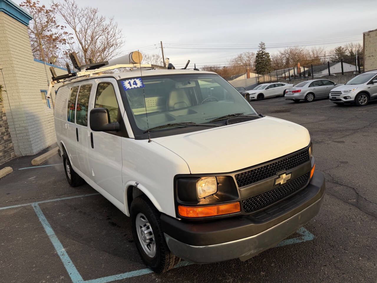 Used 2014 Chevrolet Express 2500 image 6