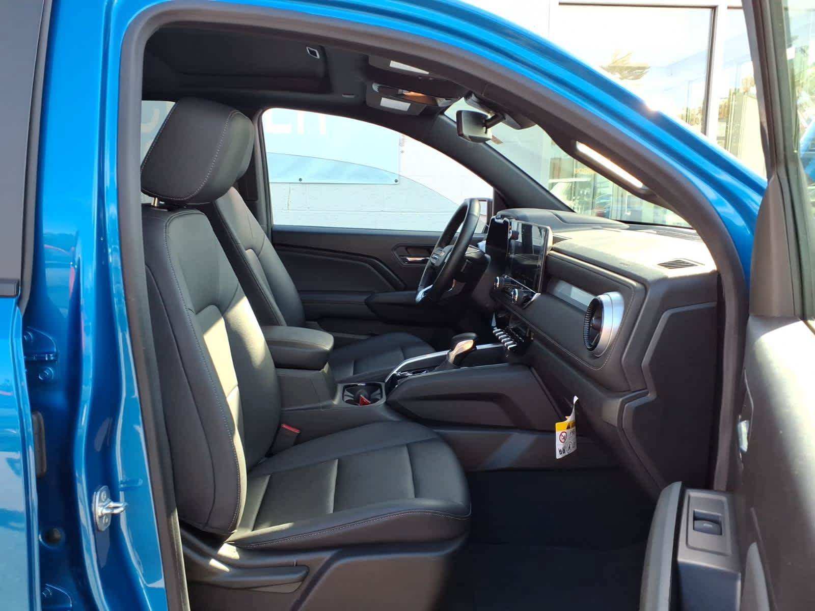 Used 2024 Chevrolet Colorado LT w/ LT Convenience Package III AWD/4WD image 20