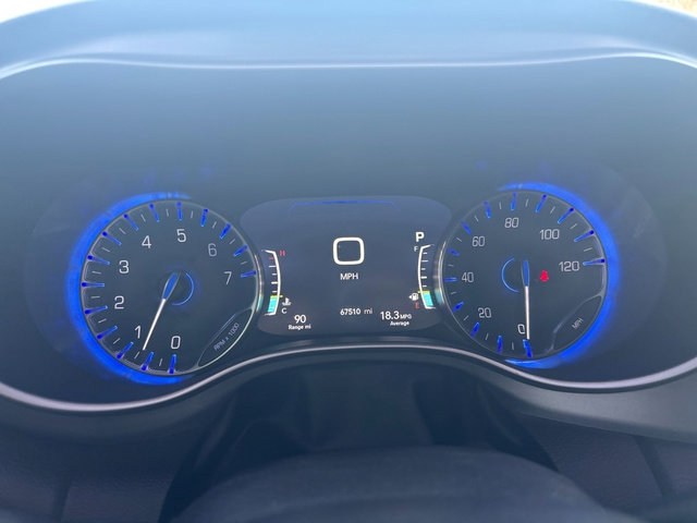 Used 2020 Chrysler Pacifica Touring w/ Advanced Safetytec Group image 19