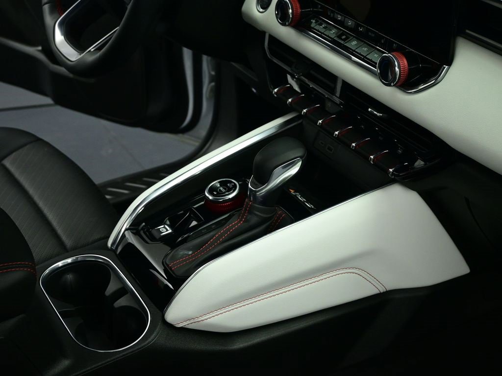 Used 2024 GMC Canyon AT4X image 32