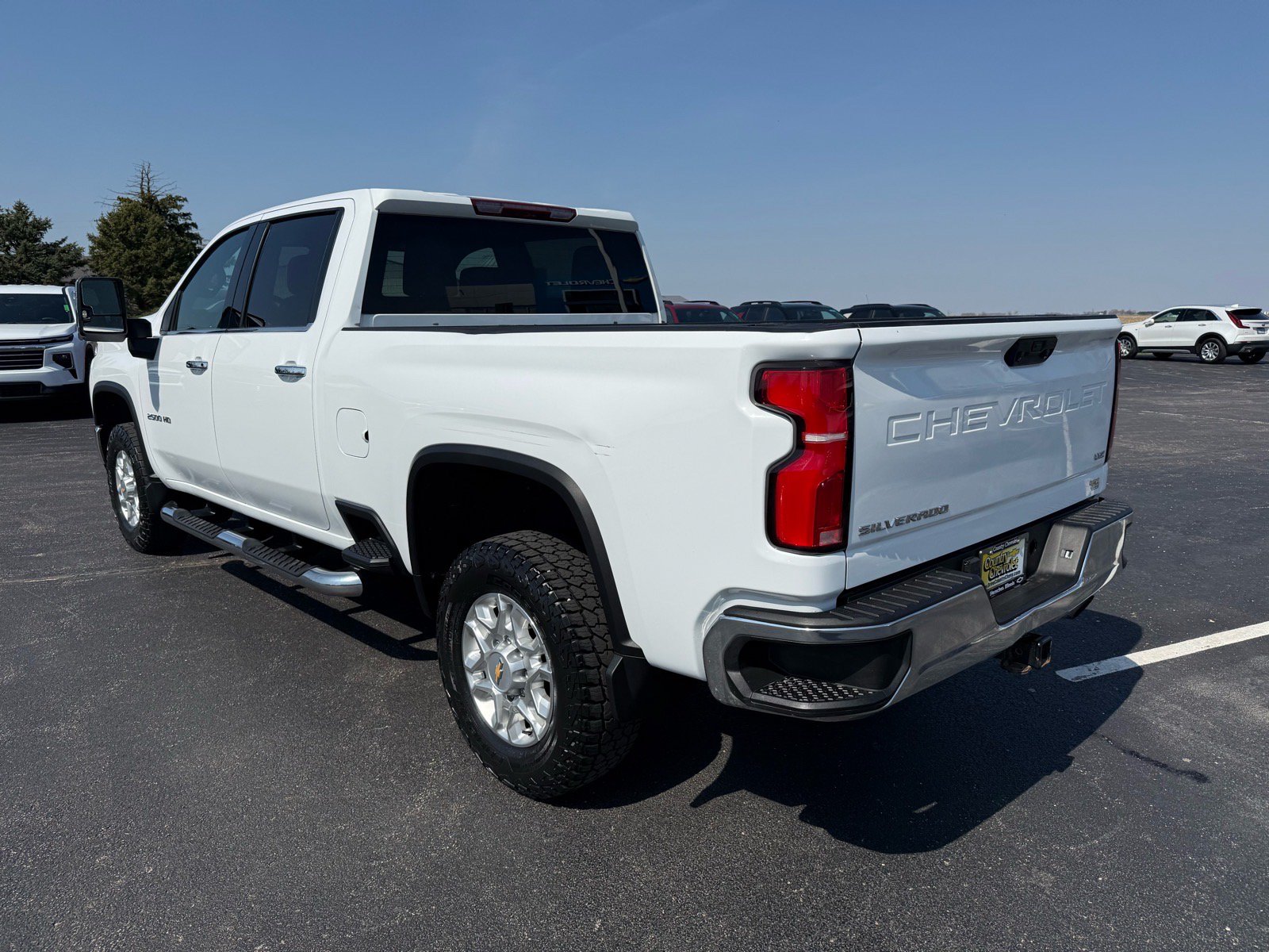 Used 2024 Chevrolet Silverado 2500 LTZ AWD/4WD image 3