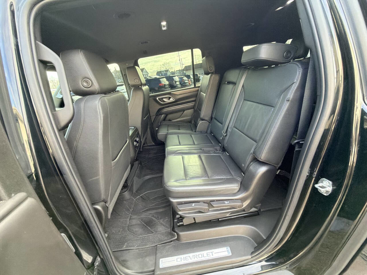 Used 2022 Chevrolet Suburban LT image 41