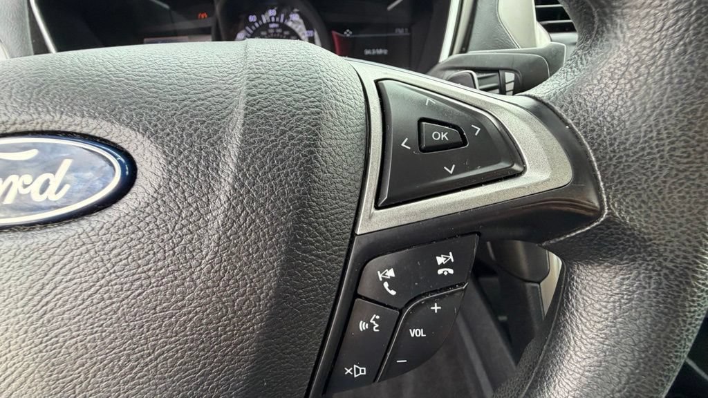 Used 2019 Ford Fusion SE FWD image 14