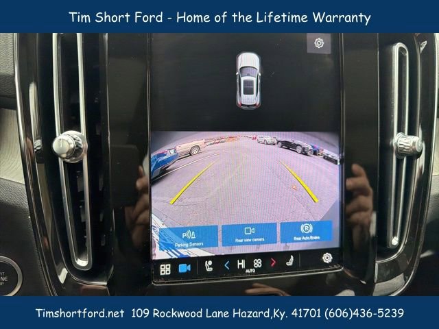 Used 2023 Volvo XC40 B5 Plus w/ Protection Package Premier image 19