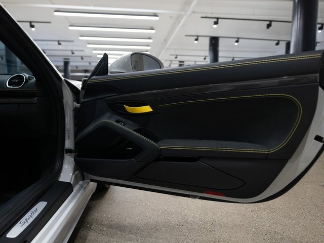 Certified 2022 Porsche 718 Boxster Spyder image 32