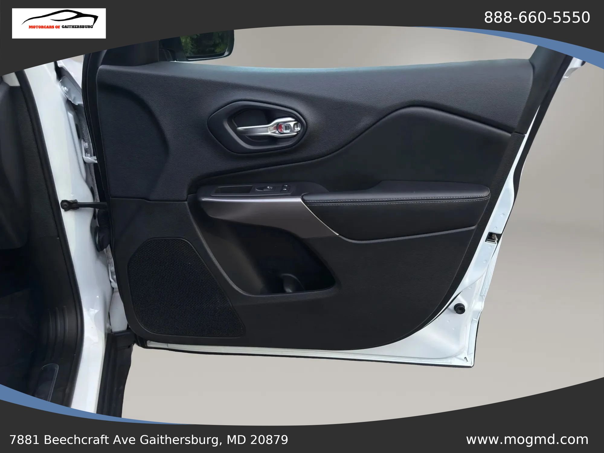 Used 2019 Jeep Cherokee Limited FWD image 26