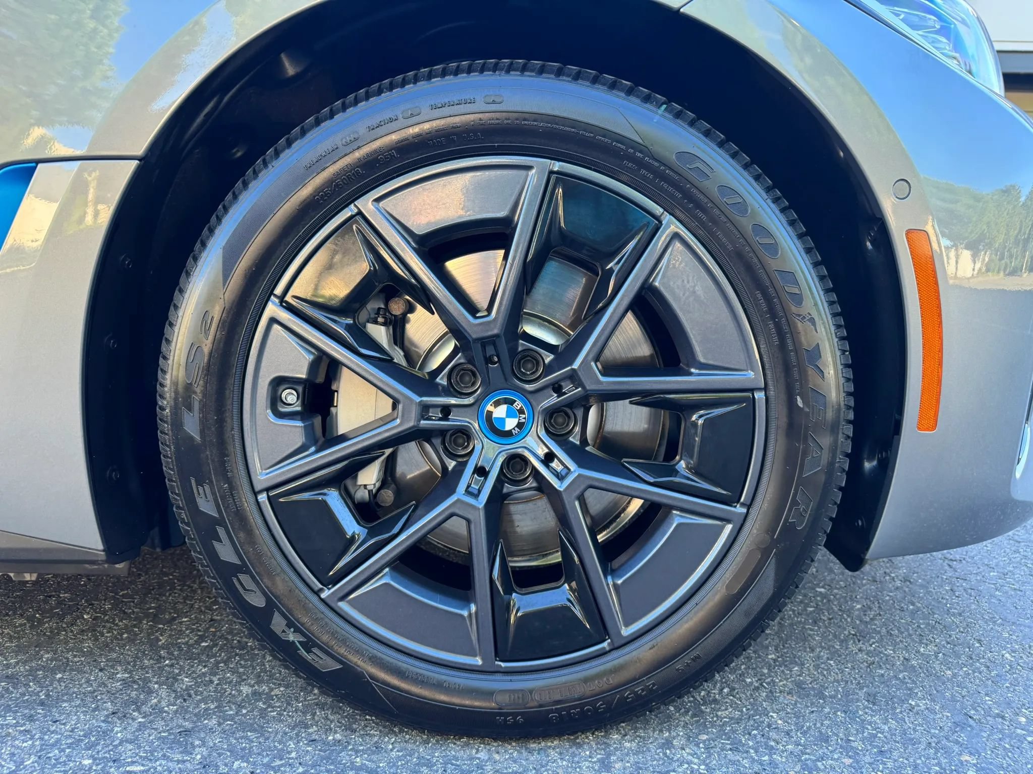 Used 2023 BMW i4 eDrive35 w/ Premium Package RWD image 17