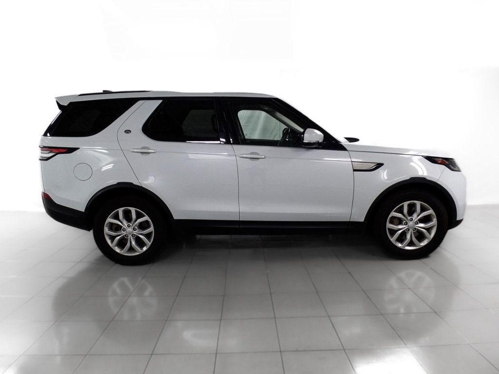Used 2019 Land Rover Discovery SE image 7