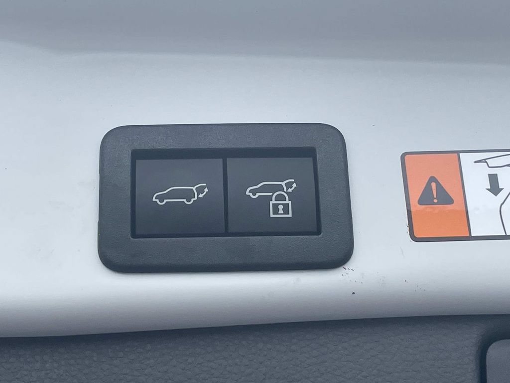 Used 2026 Toyota RAV4 XSE w/ Weather Package AWD/4WD image 13