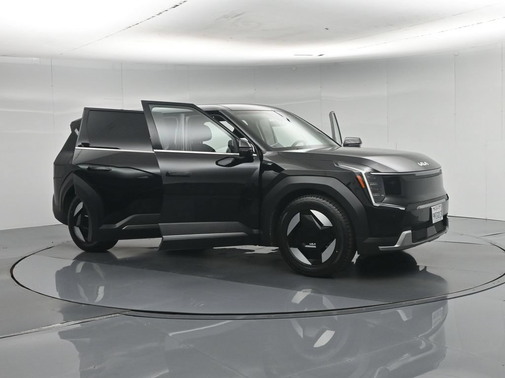 Used 2024 Kia EV9 Light Long Range RWD image 37
