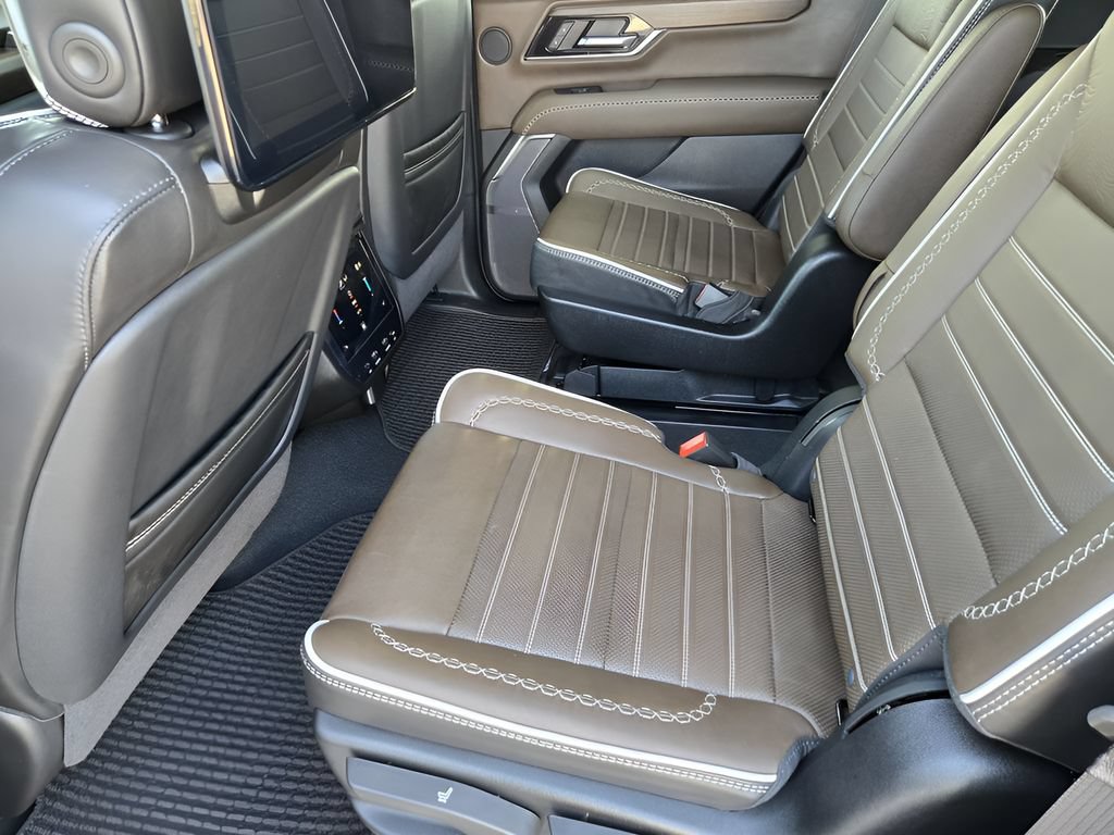 Used 2026 GMC Yukon Denali Ultimate AWD/4WD image 28